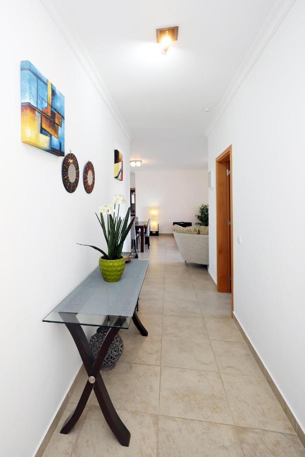 A68 - Palmeiras Paz Apartment Лагос Екстериор снимка