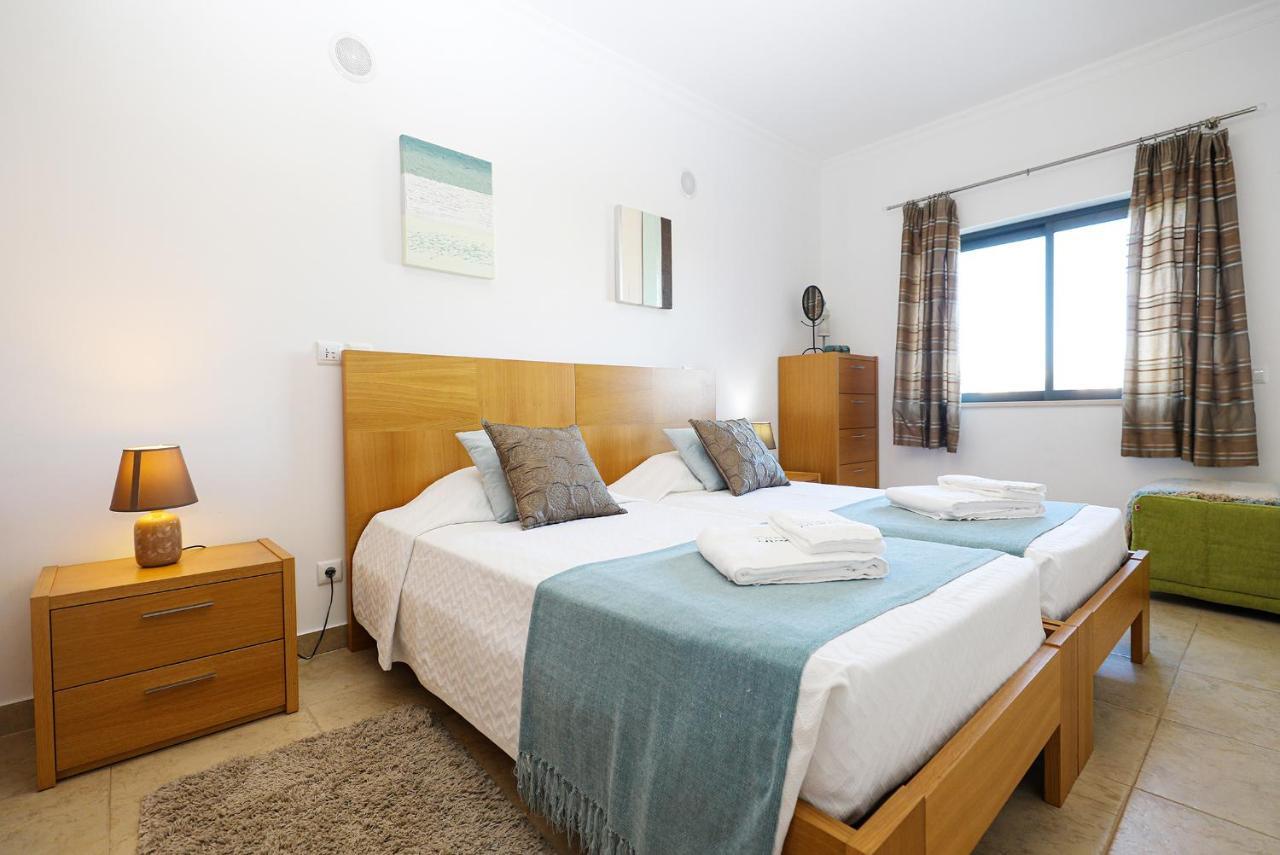 A68 - Palmeiras Paz Apartment Лагос Екстериор снимка