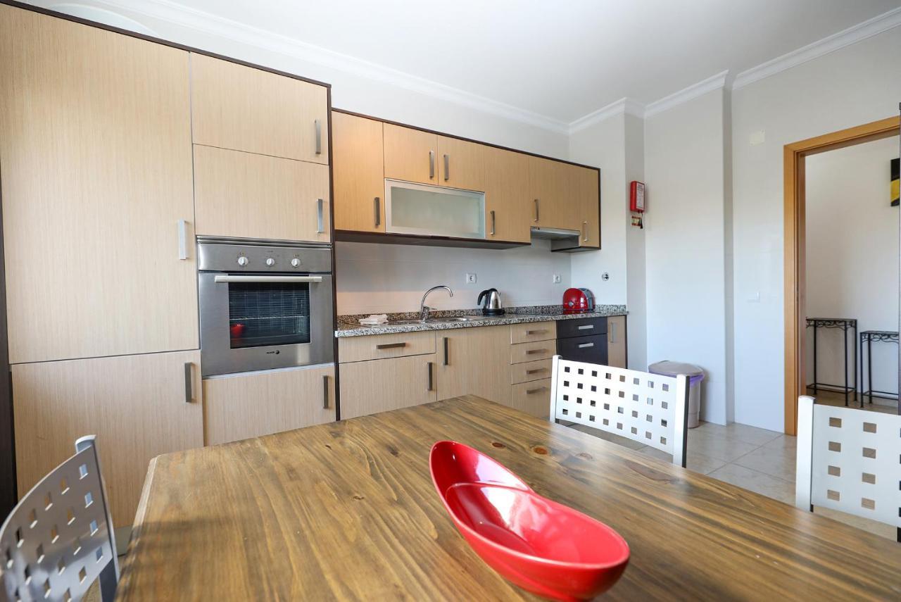 A68 - Palmeiras Paz Apartment Лагос Екстериор снимка