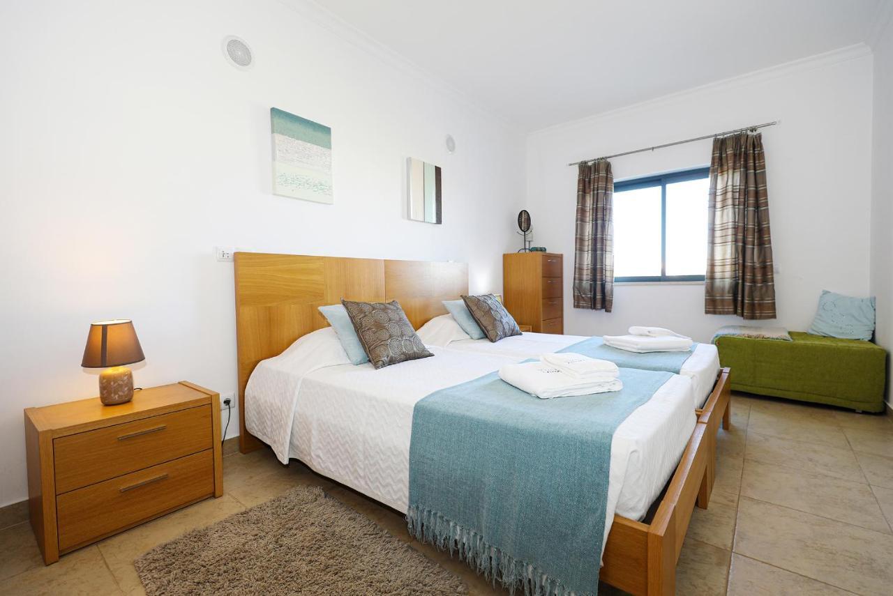 A68 - Palmeiras Paz Apartment Лагос Екстериор снимка
