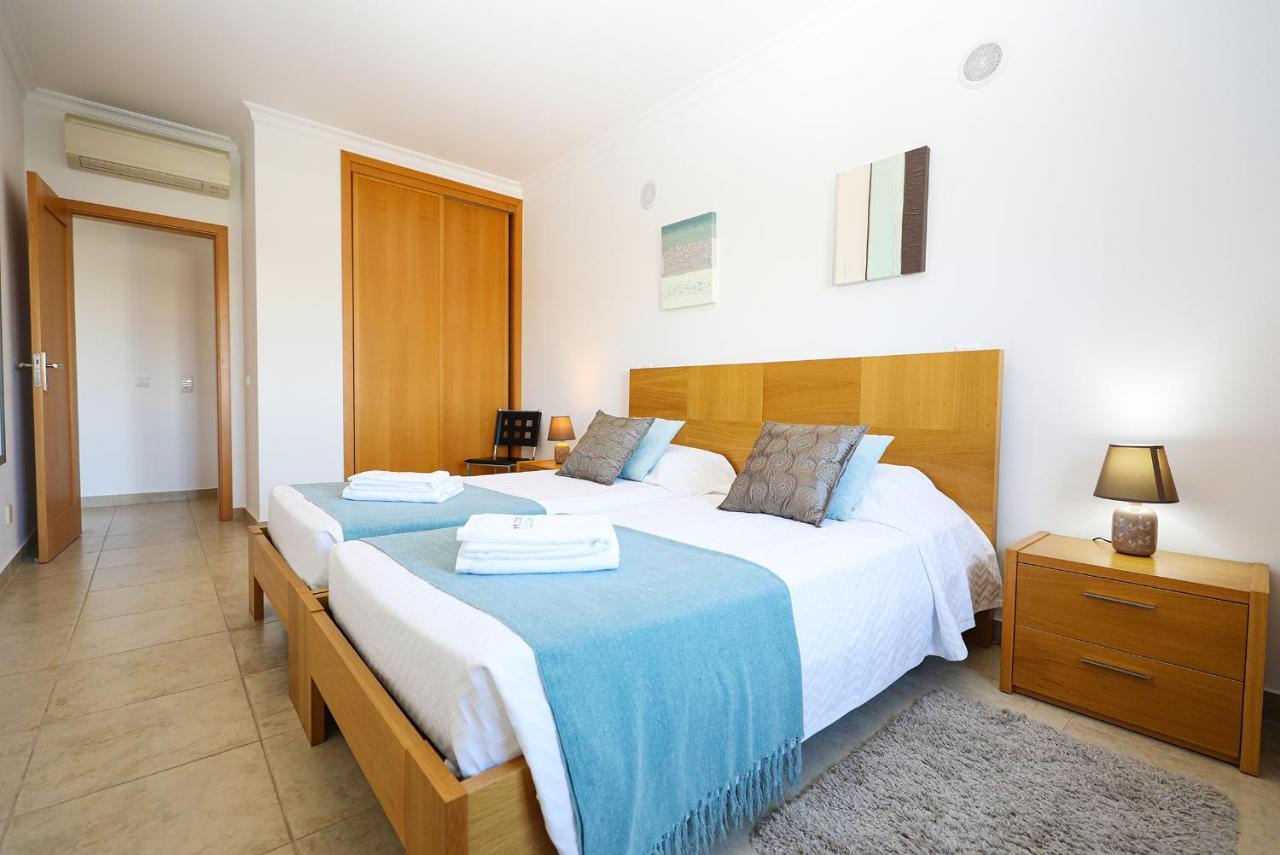 A68 - Palmeiras Paz Apartment Лагос Екстериор снимка